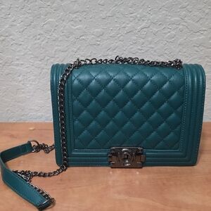 ***3×$26*** Elegant Teal Quilted Chain Bag